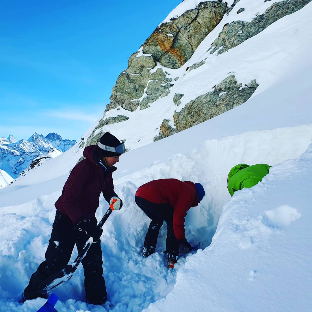 avalanche course valais